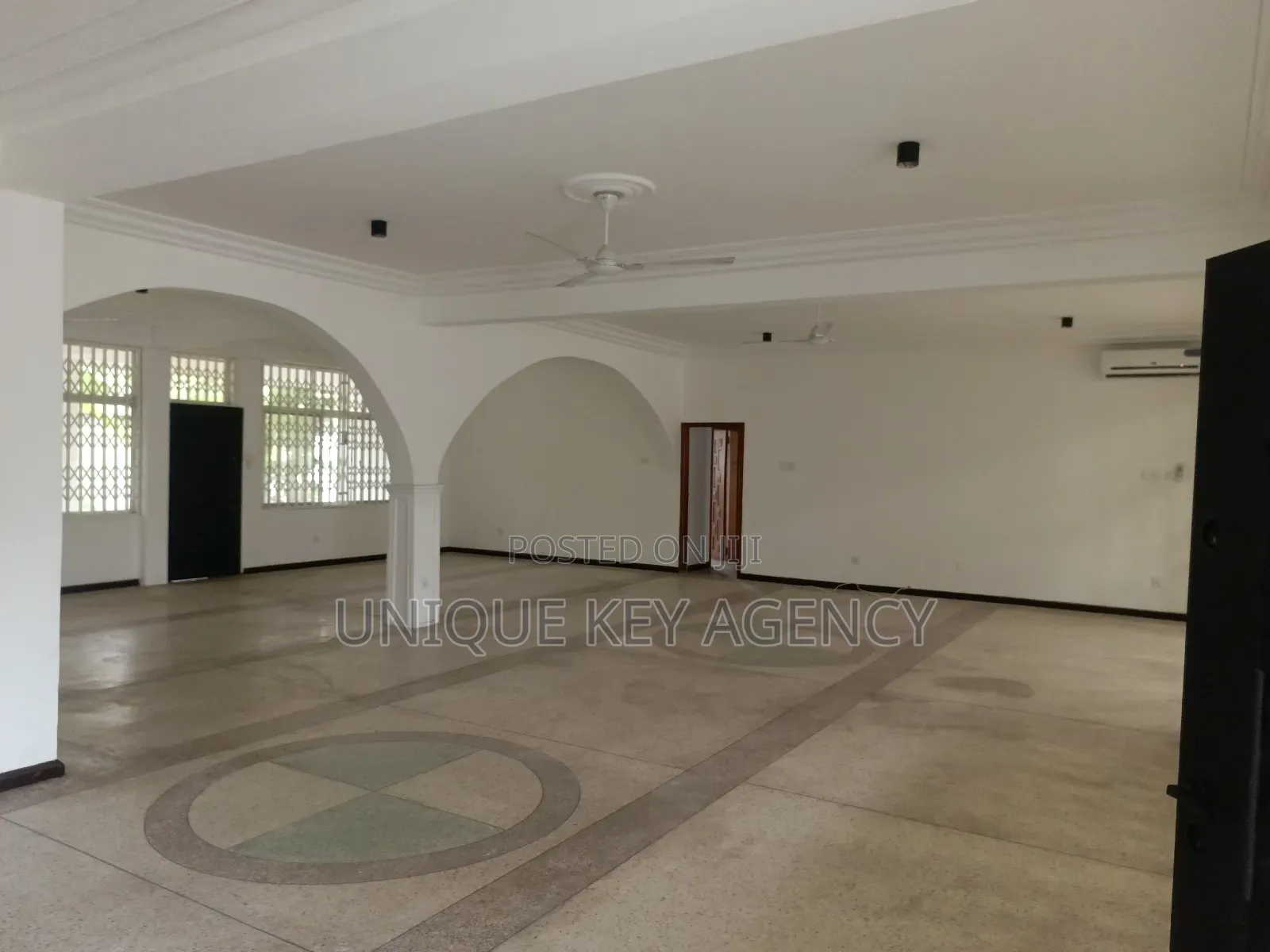 6bdrm House in Unique Key Agency, Dzorwulu for rent