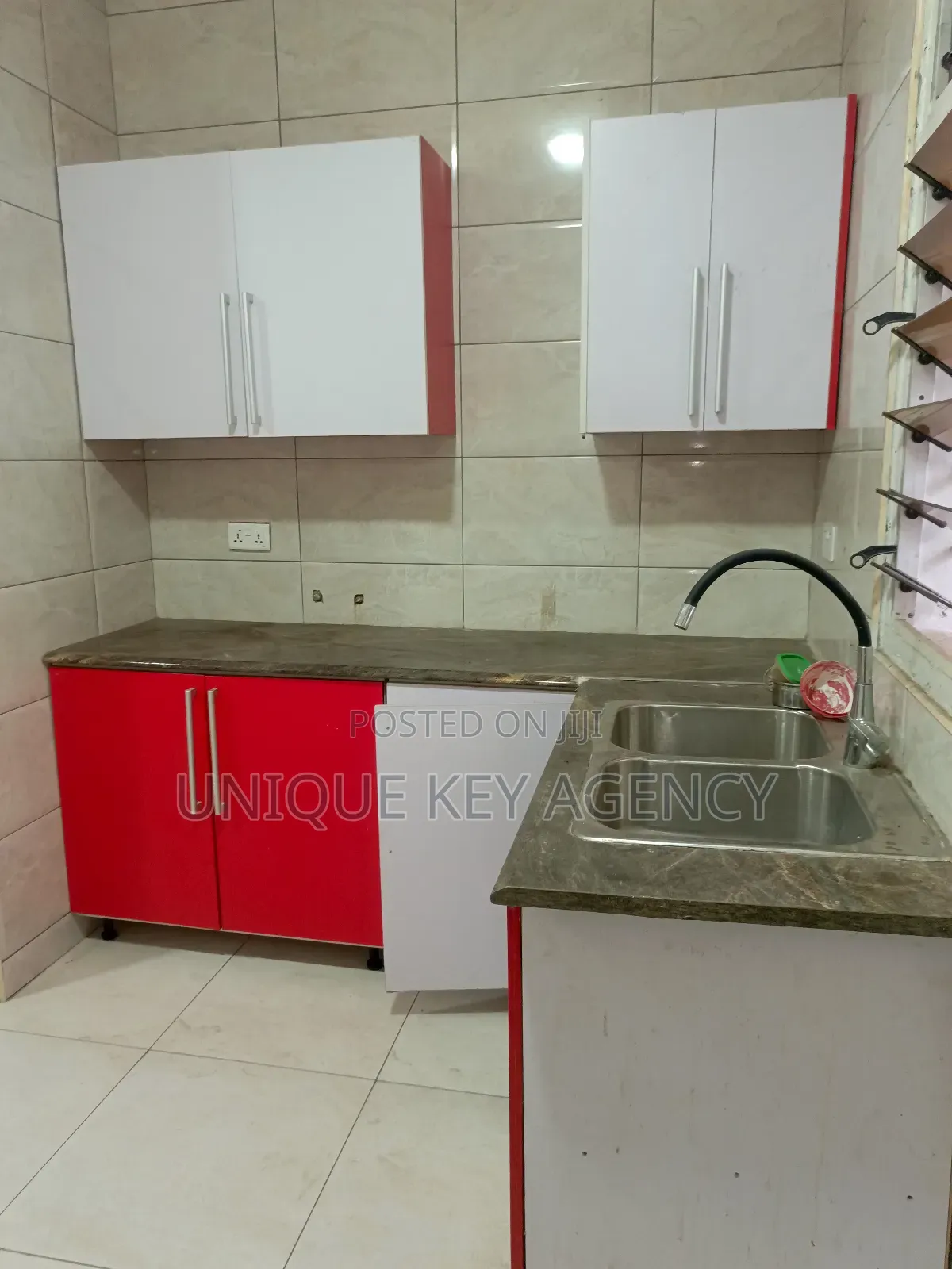 6bdrm House in Unique Key Agency, Dzorwulu for rent