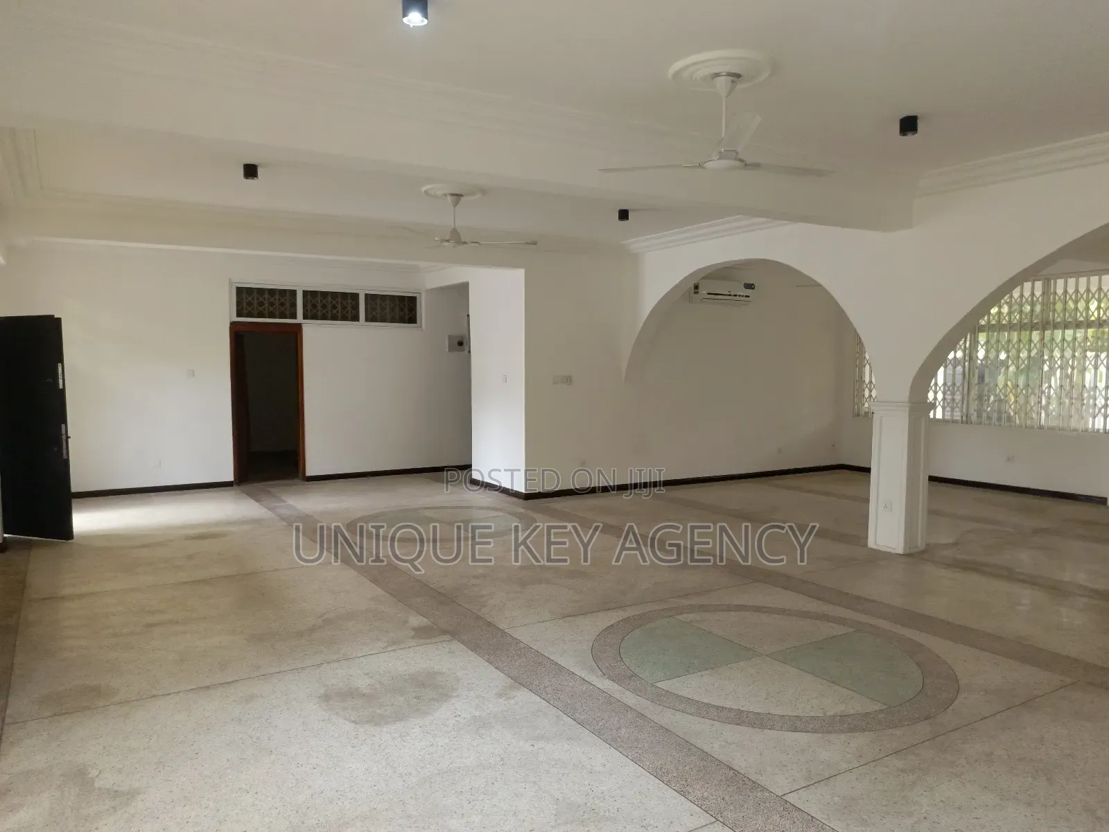 6bdrm House in Unique Key Agency, Dzorwulu for rent