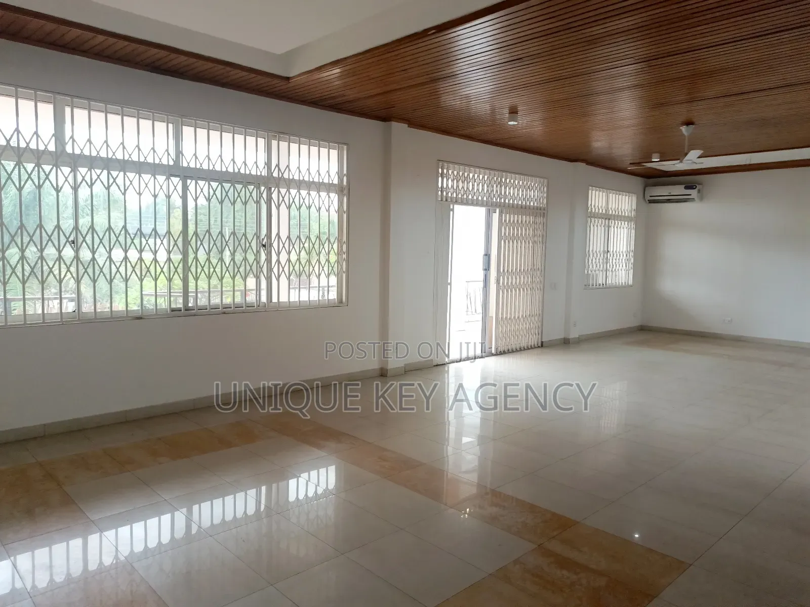 6bdrm House in Unique Key Agency, Dzorwulu for rent