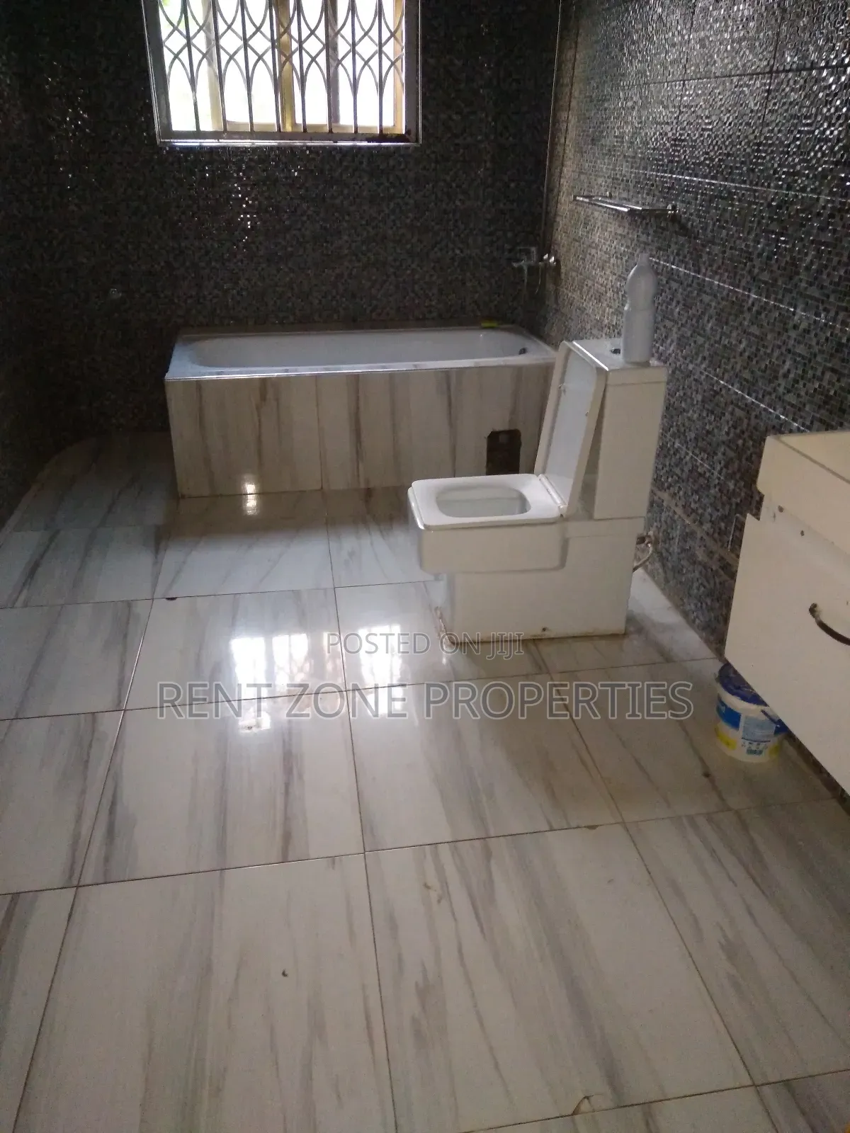 3bdrm Apartment in Rent Zone Properties, Ofankor for rent