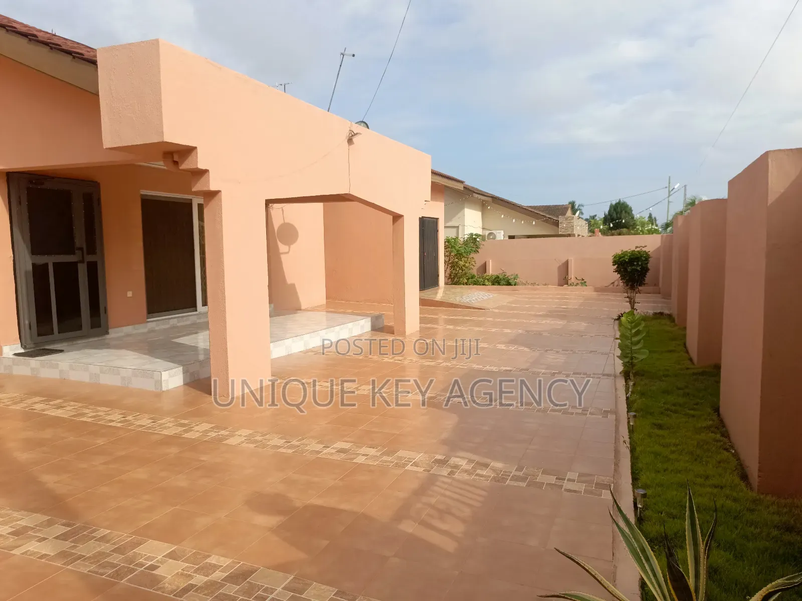 3bdrm House in Unique Key Agency, Manet Court for rent