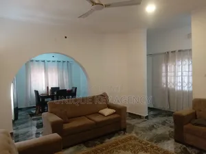 3bdrm House in Unique Key Agency, Manet Court for rent
