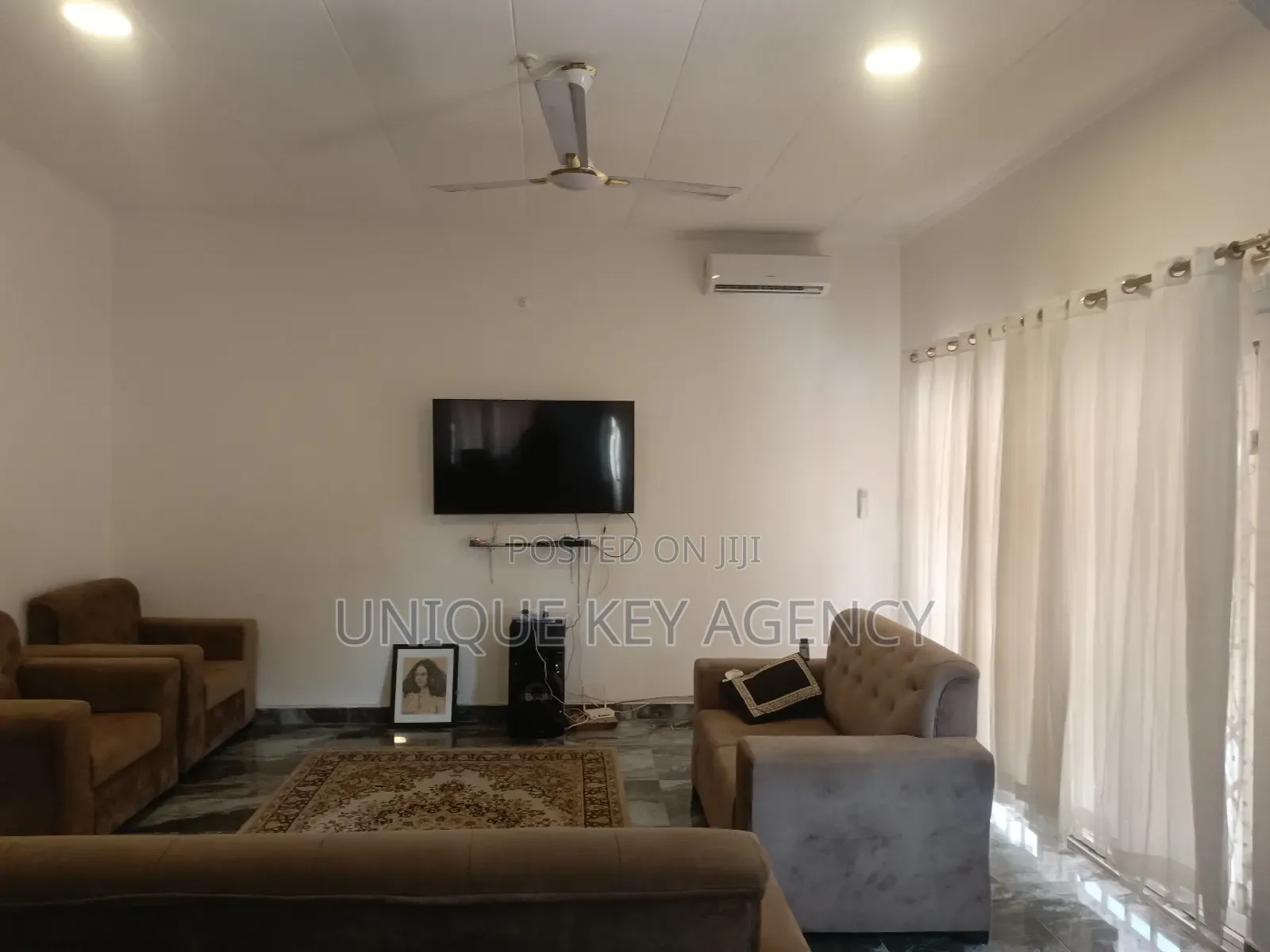 3bdrm House in Unique Key Agency, Manet Court for rent