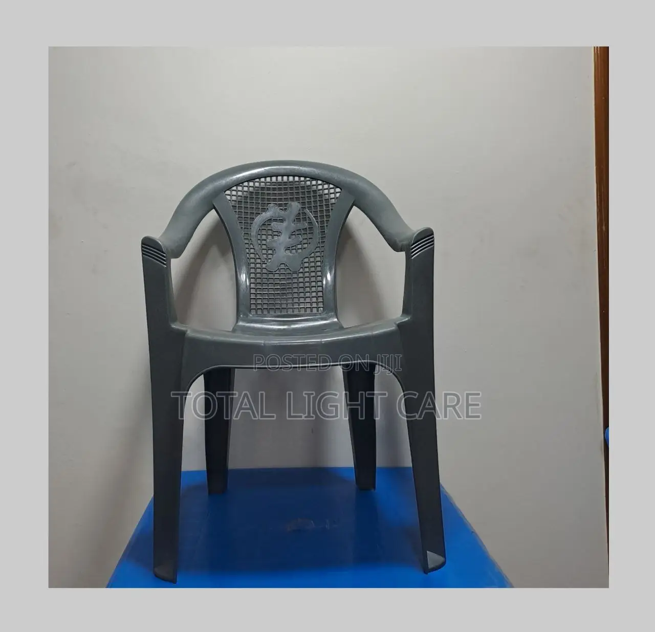 Gye Nyame Plastic Chair