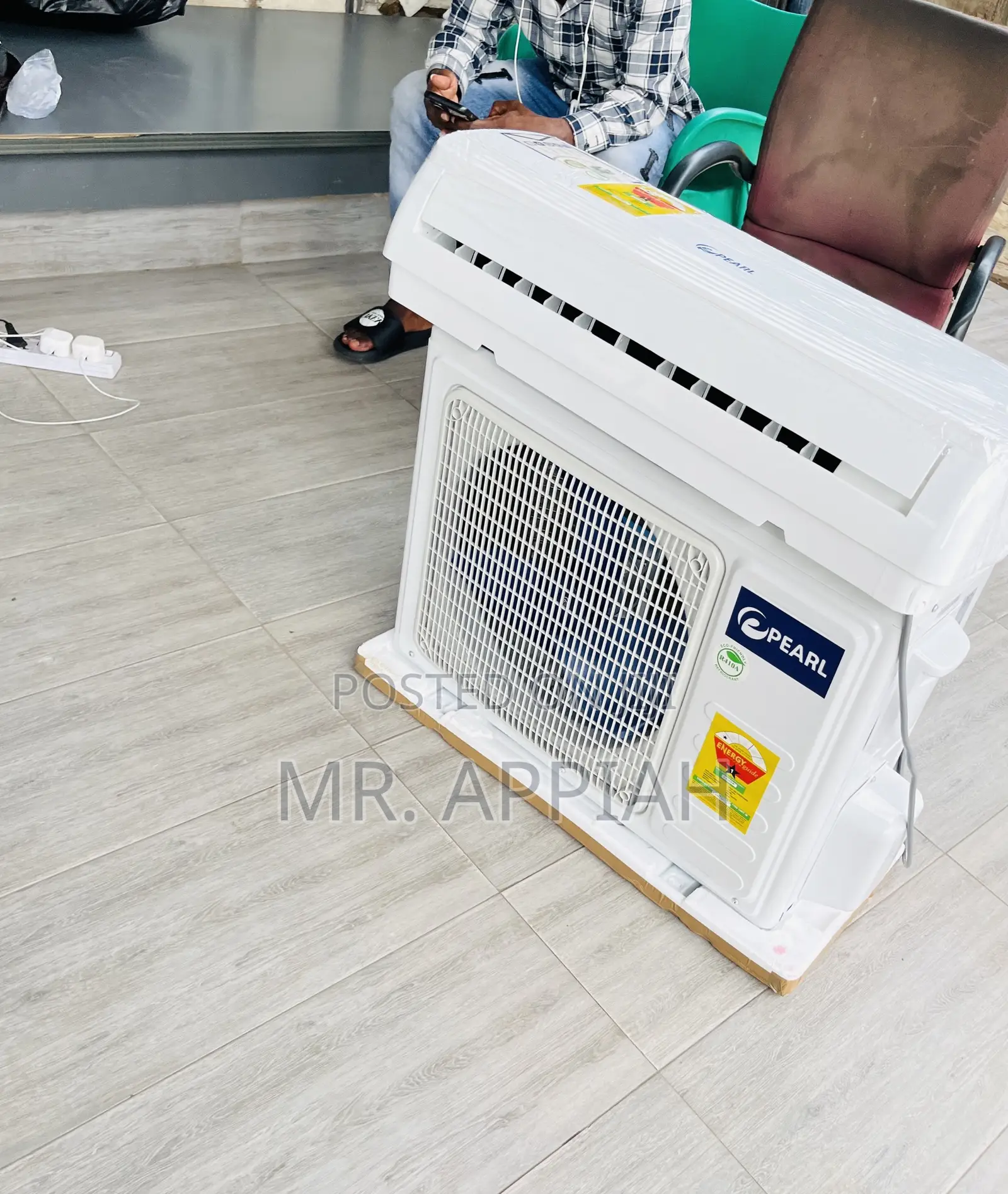 Low Consumption Pearl R410 Gas 1.5hp Air Conditioner.