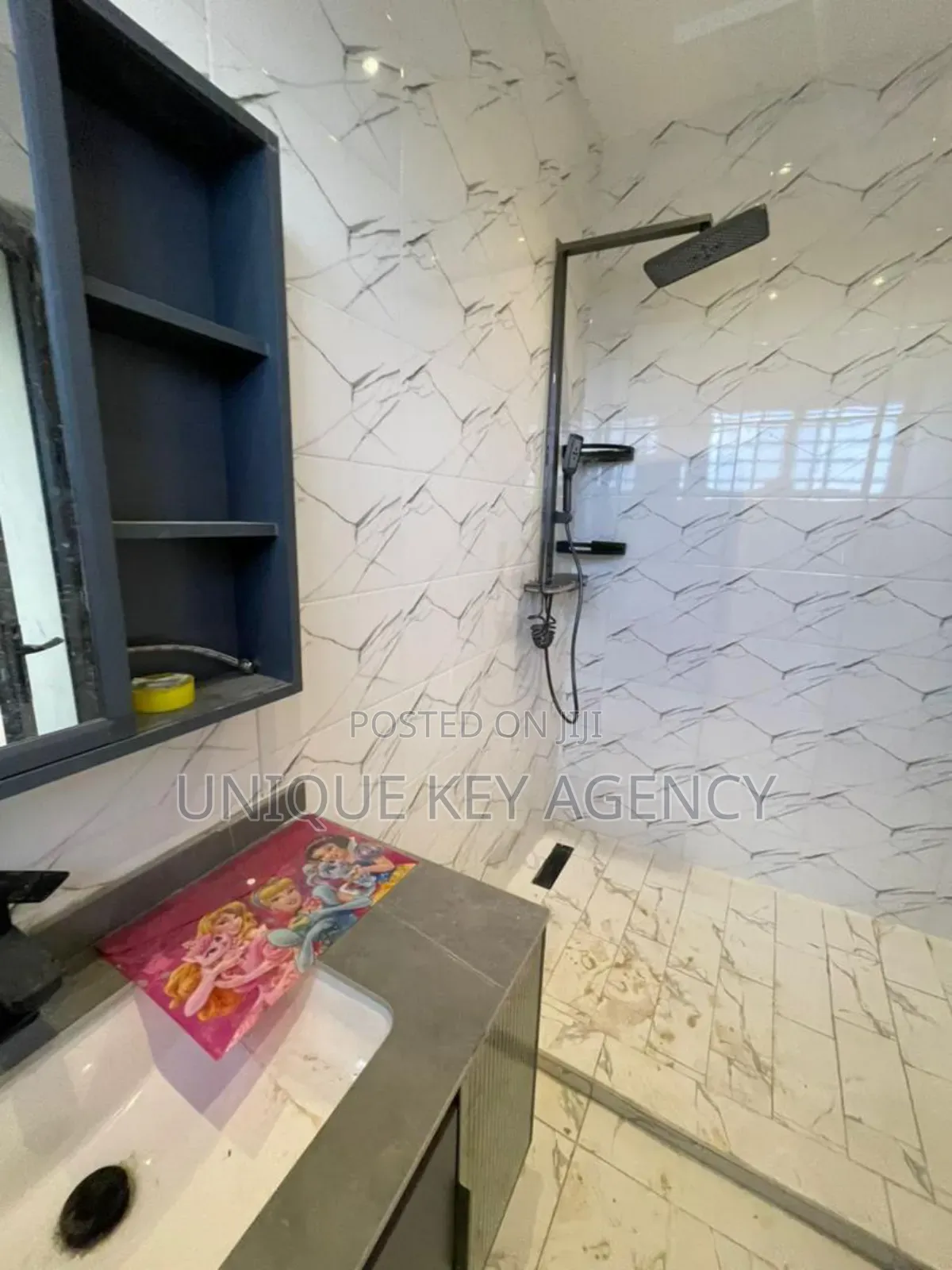 3bdrm House in Unique Key Agency, New Legon for sale
