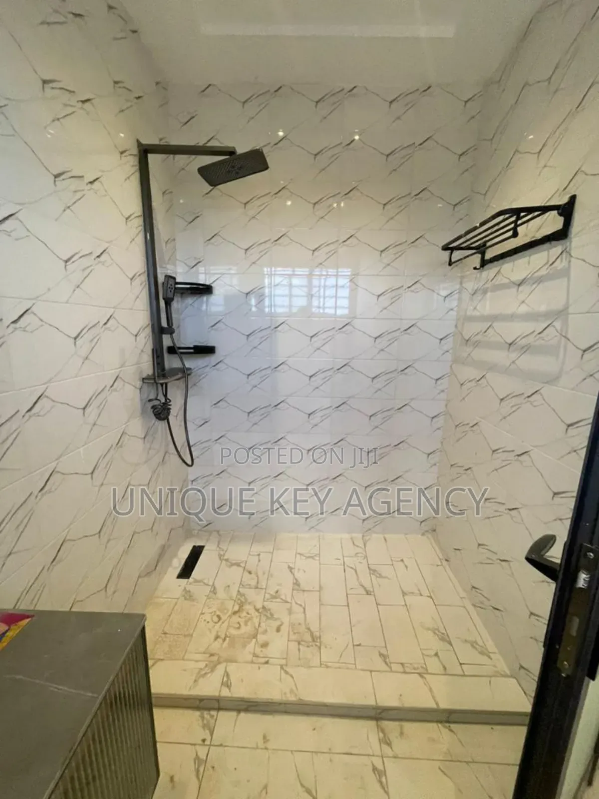 3bdrm House in Unique Key Agency, New Legon for sale