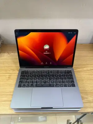 Laptop Apple MacBook Pro 2017 8GB Intel Core i5 SSD 256GB