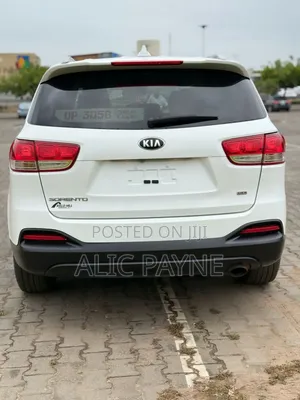 Kia Sorento 4dr SUV 2016 White