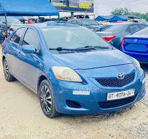 Photo - Toyota Yaris LE Hatchback 3dr 2012 Blue