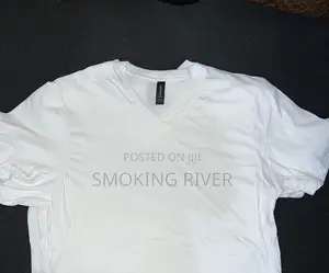Gildan v-Neck