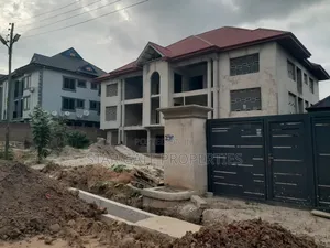 12bdrm House in Asokore Mampong, Kumasi Metropolitan for sale
