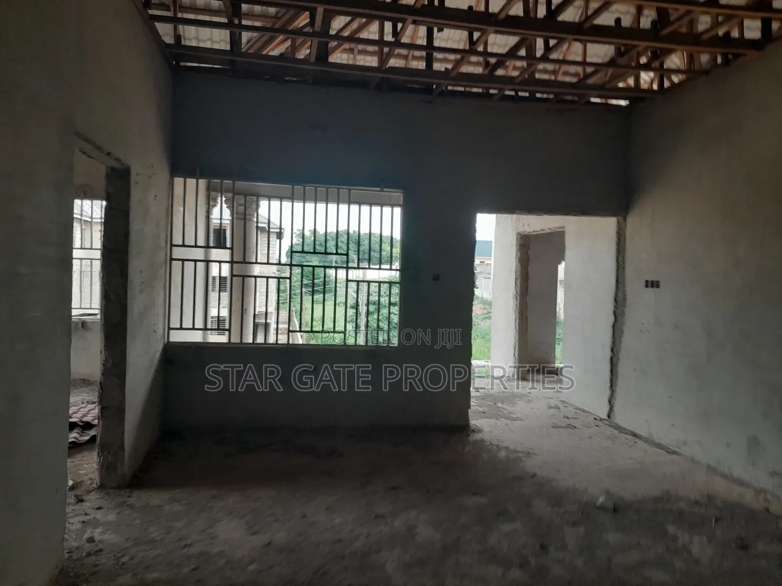12bdrm House in Asokore Mampong, Kumasi Metropolitan for sale