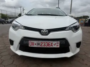 Photo - Toyota Corolla LE Eco 4dr Sedan (1.8L 4cyl CVT) 2016 White
