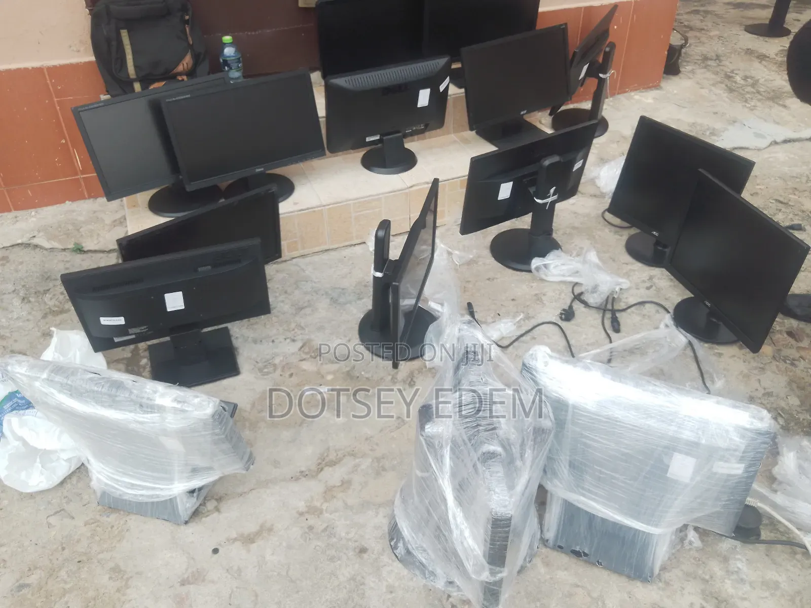 19 Inches Monitors