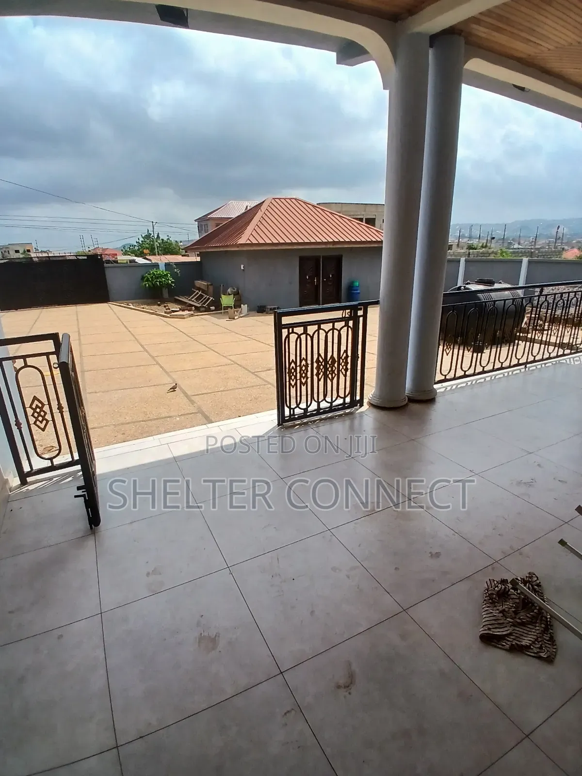 10bdrm House in Pantang, Adenta for rent