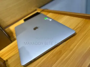 Laptop Apple MacBook Pro 2019 16GB Intel Core i7 SSD 512GB