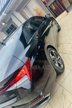 Hyundai Elantra Limited 2021 Black