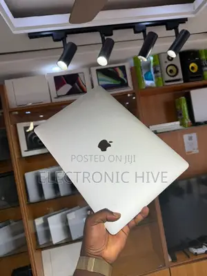 Laptop Apple MacBook Pro 16GB Intel Core I7 SSD 512GB