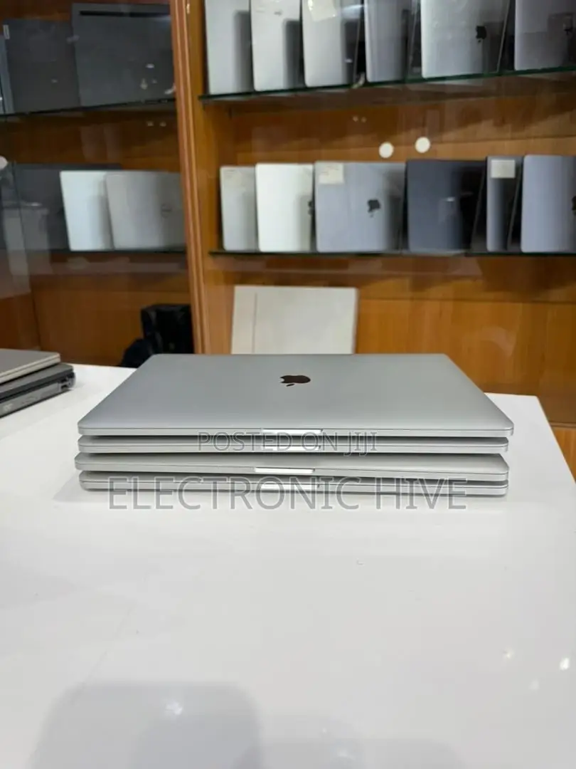 Laptop Apple MacBook Pro 16GB Intel Core I7 SSD 512GB