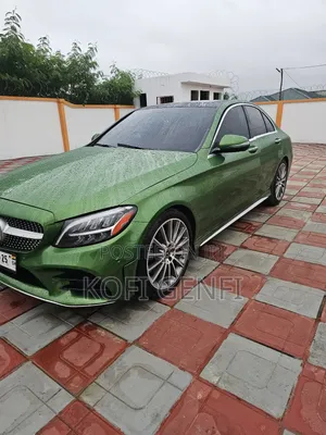 Mercedes-Benz C300 2020 Green