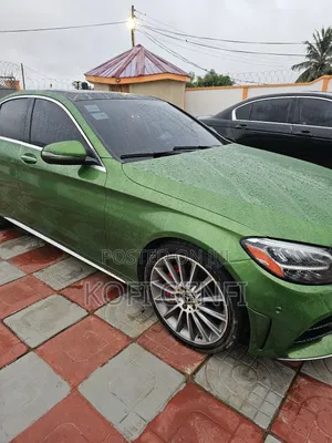 Mercedes-Benz C300 2020 Green