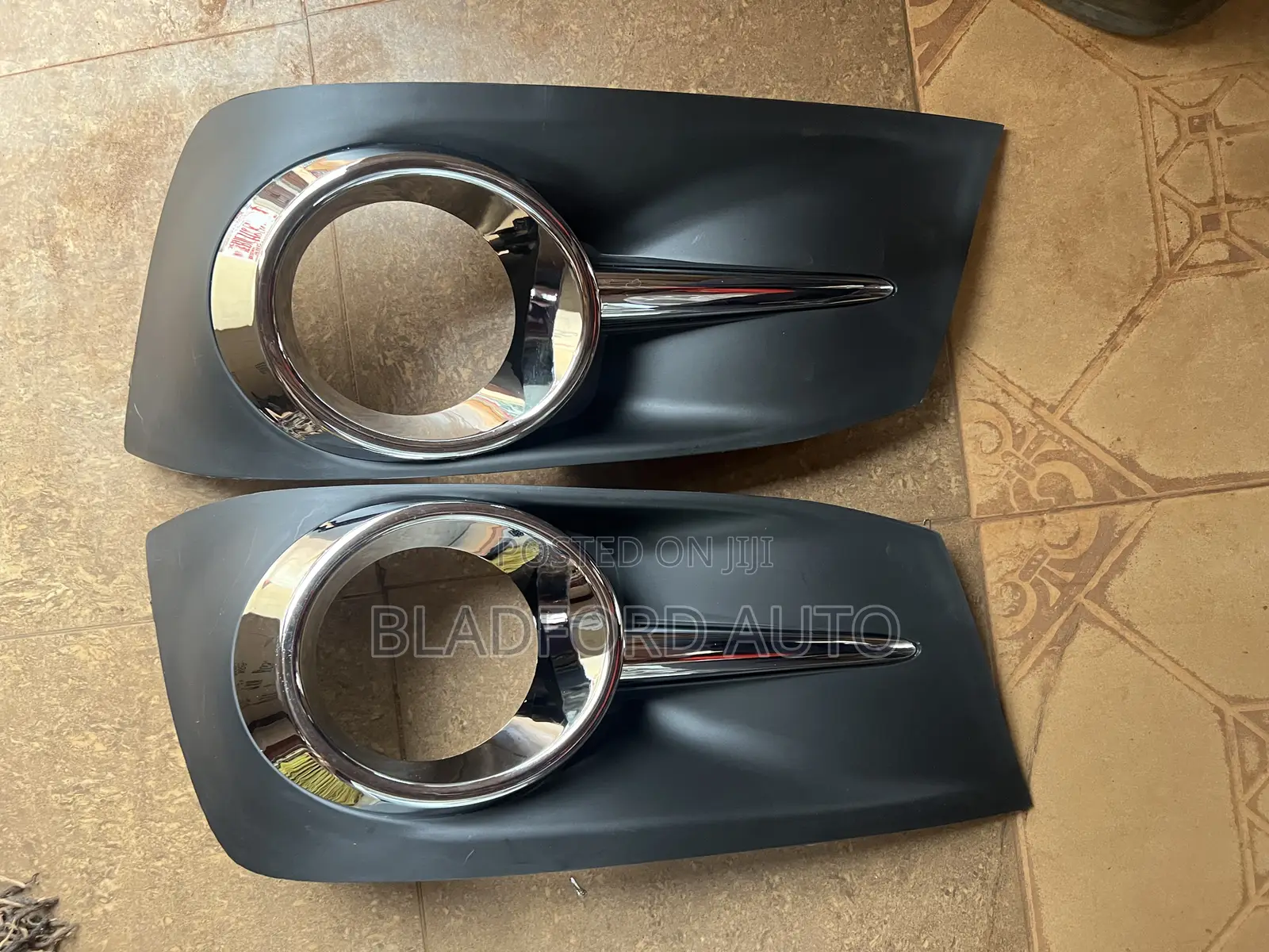 Fortuner 2012 Foglight Cover (With Shinning )