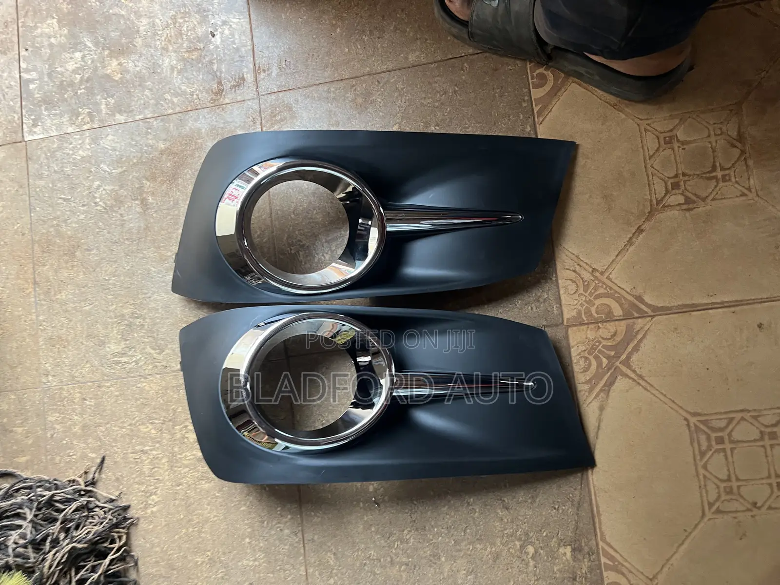 Fortuner 2012 Foglight Cover (With Shinning )