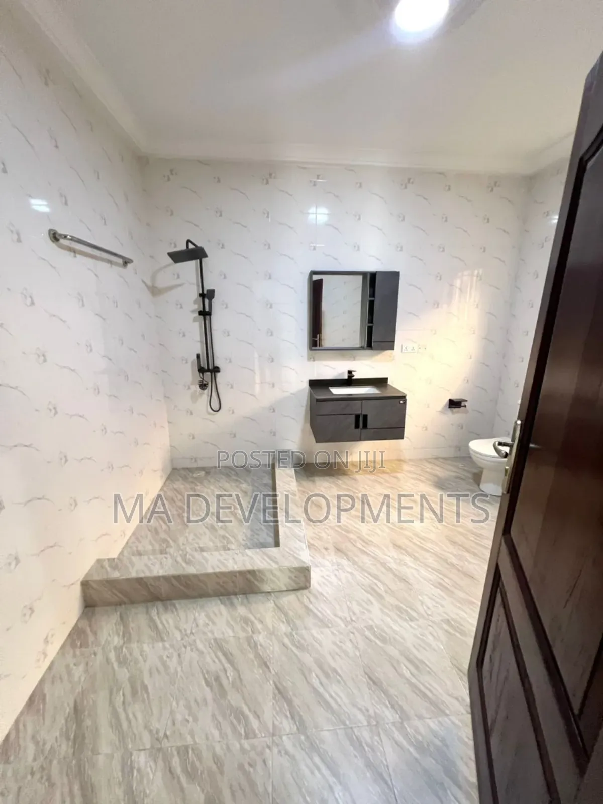 5bdrm House in Madev Realty, Kwabenya for sale