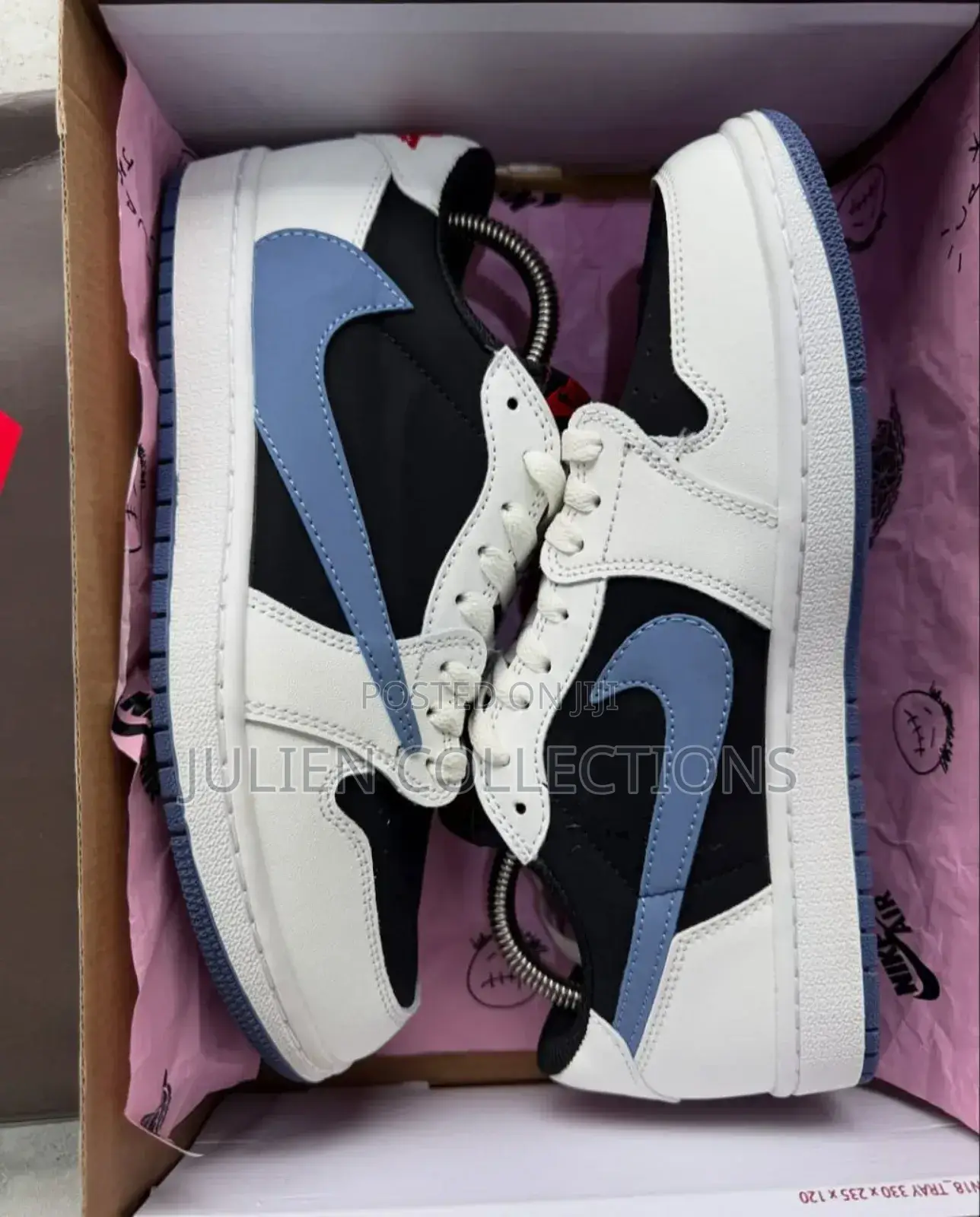 Jordan Retro 1 Low Travis White N Black Blue