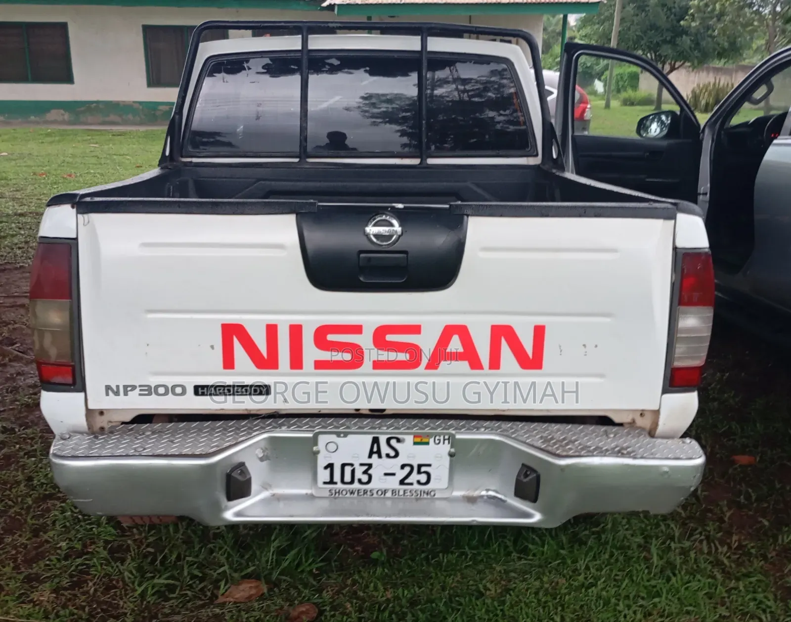 Nissan Hardbody 2002 White
