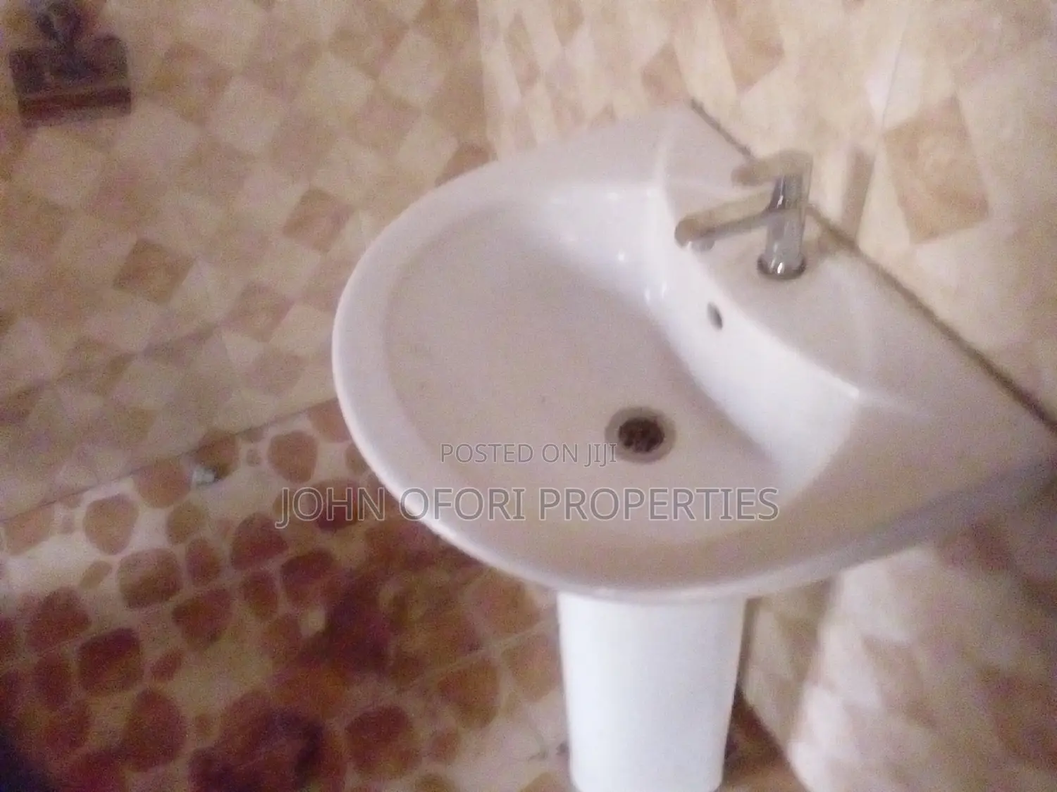 2bdrm Apartment in Emena M. A School, Kumasi Metropolitan for rent
