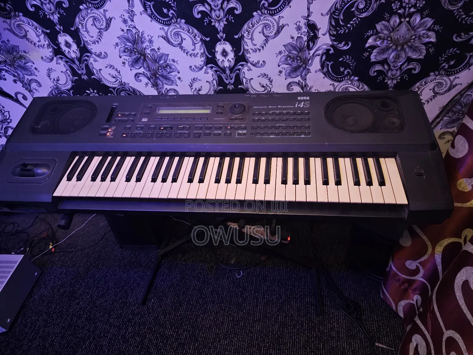 Korg I4s Keyboard