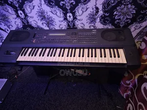 Korg I4s Keyboard