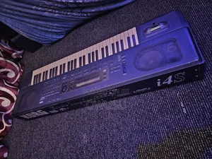 Korg I4s Keyboard