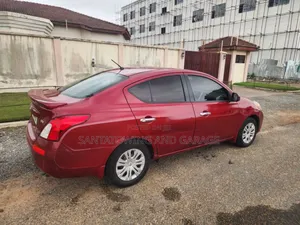 Nissan Versa 1.6 SV 2013 Red