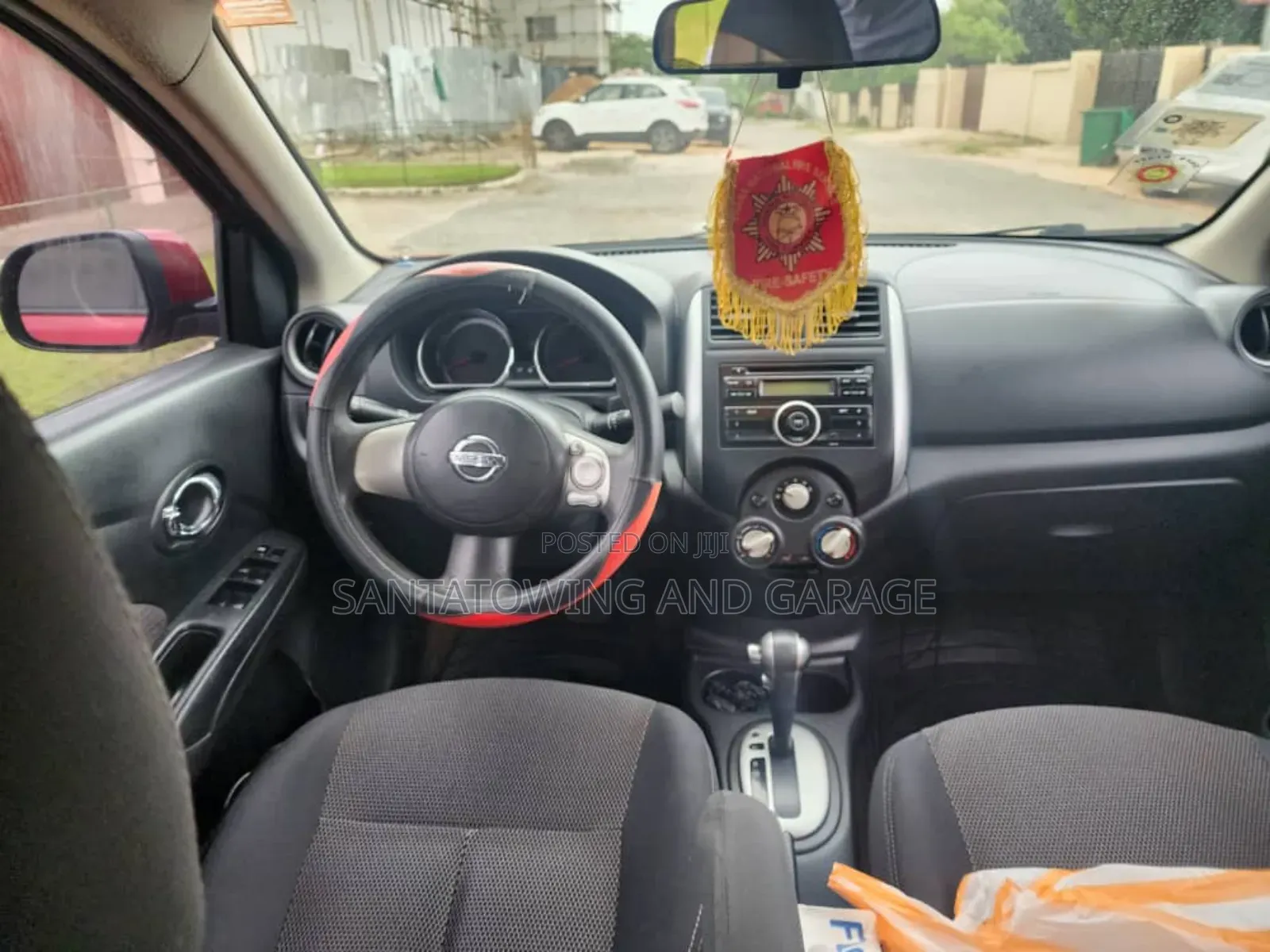 Nissan Versa 1.6 SV 2013 Red