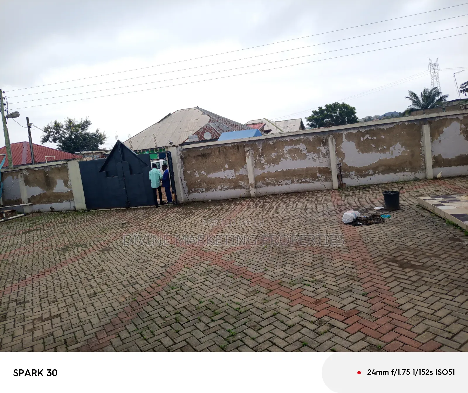 3bdrm House in Off Ablekuma Pokuase for sale