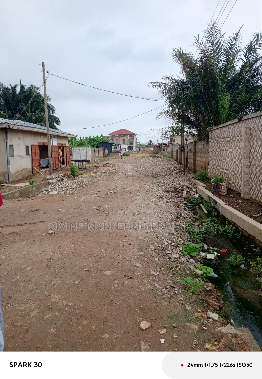 3bdrm House in Off Ablekuma Pokuase for sale