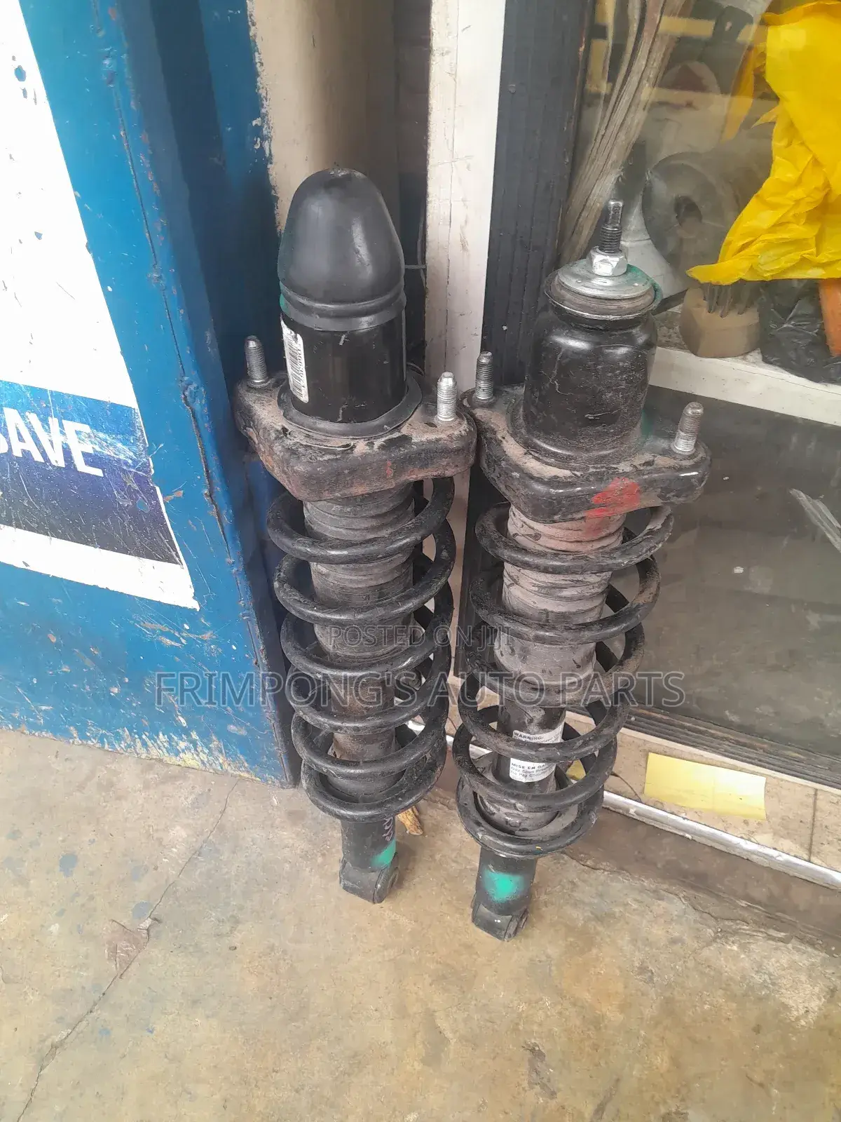 Dodge Caliber Back Shocks Absorbers Genuine