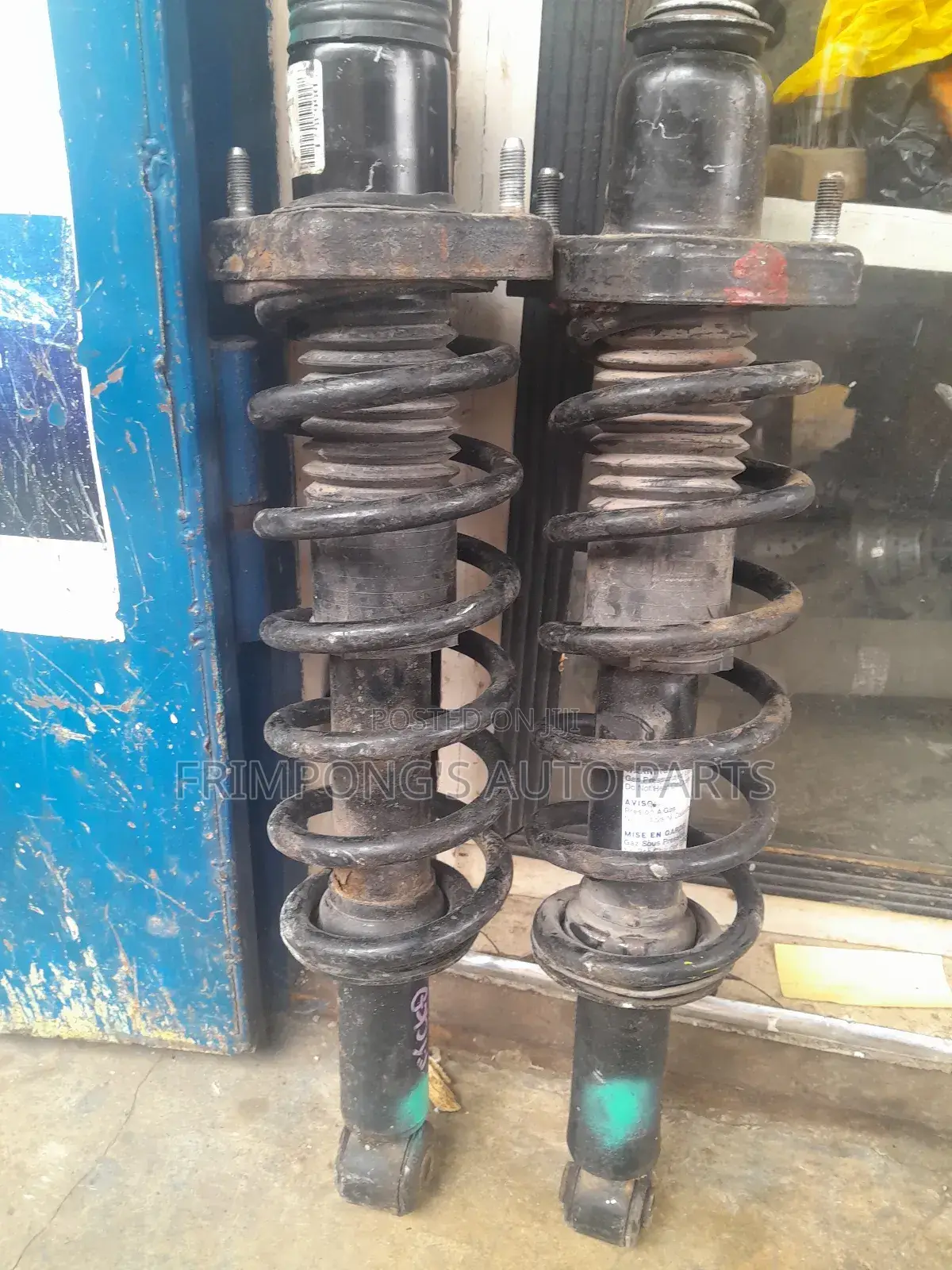 Dodge Caliber Back Shocks Absorbers Genuine