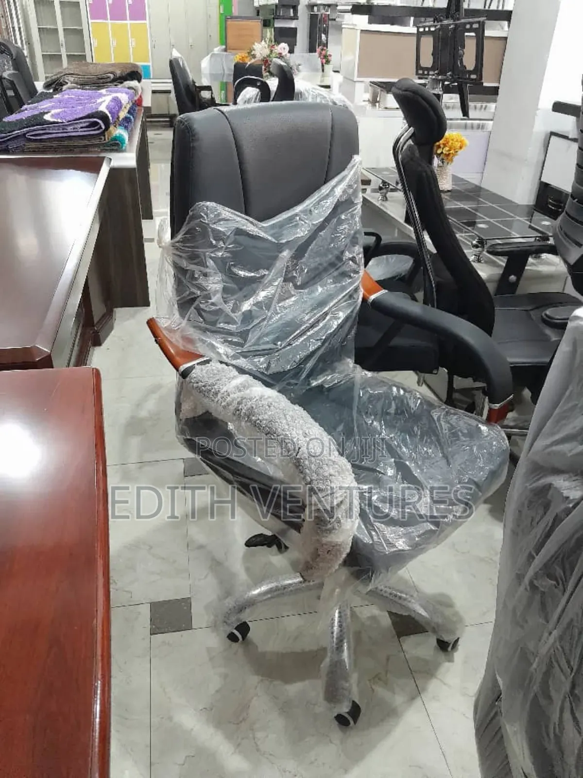 Executive Desk Chair
