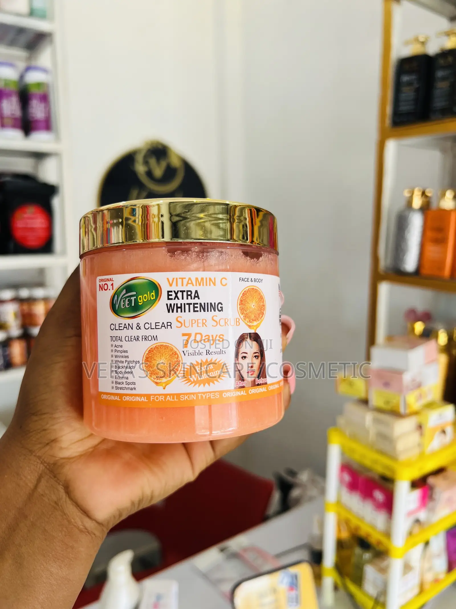 Veet Gold Vit C Body Scrub