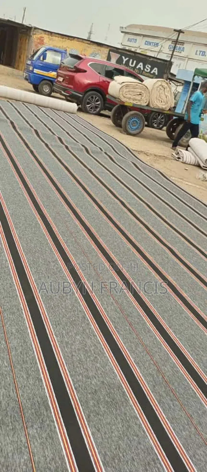 Professional Artificial Grass Or Woollen Carpet Installer