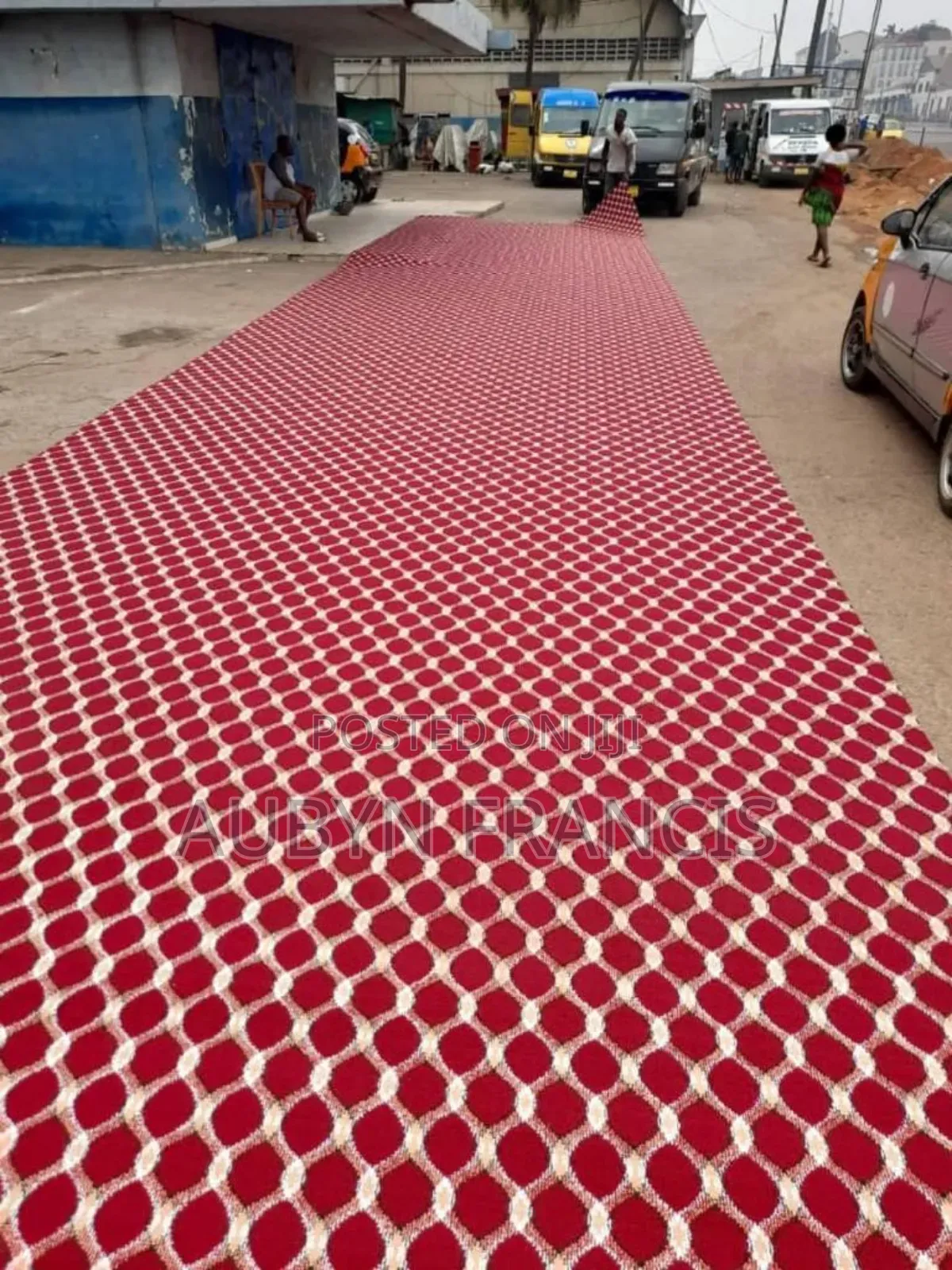 Professional Artificial Grass Or Woollen Carpet Installer