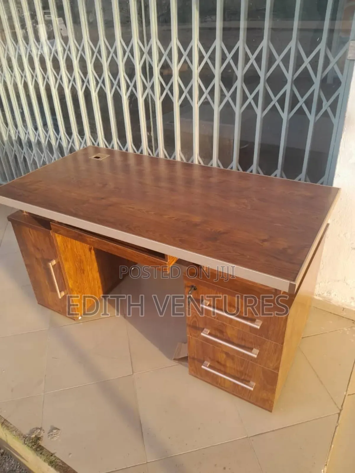 MPS Office Table
