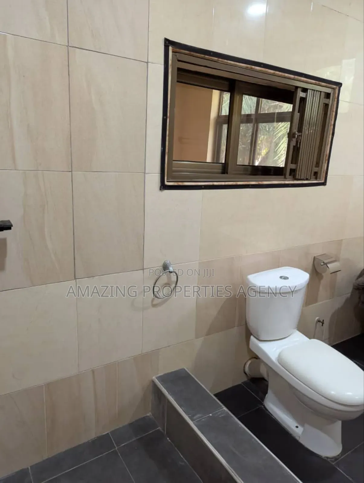 8bdrm House in Cantonments for rent