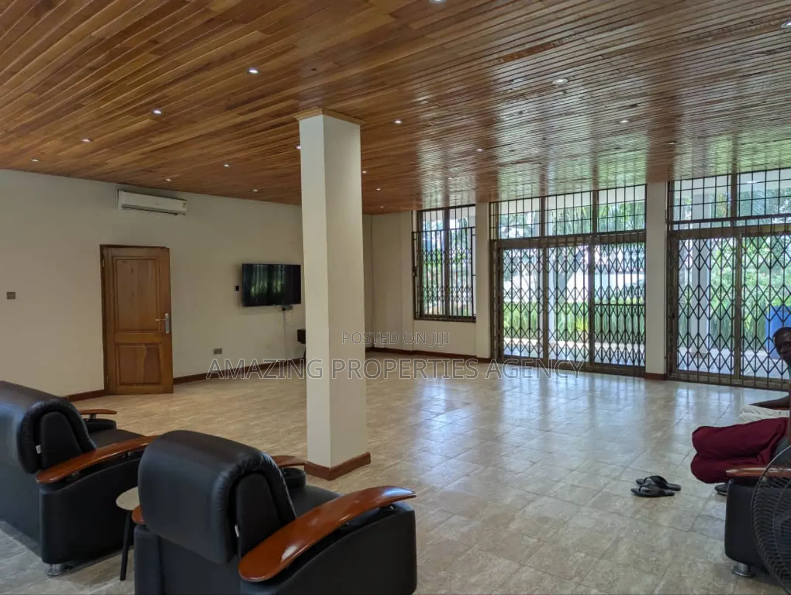 8bdrm House in Cantonments for rent