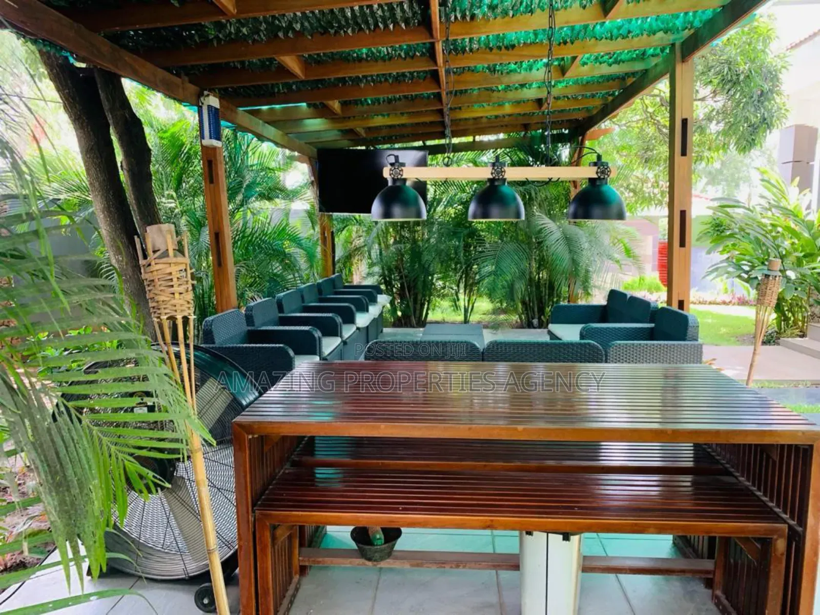 5bdrm Mansion in Airport Residential Area for rent